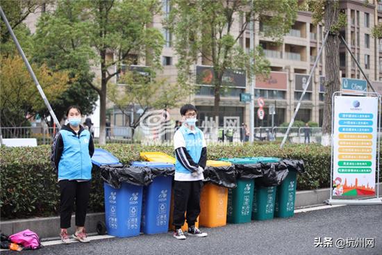 可乐当水喝导致少女牙齿泡腐，警示与反思