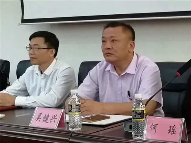 琼海市初中领导团队全新亮相，引领未来，期待卓越表现