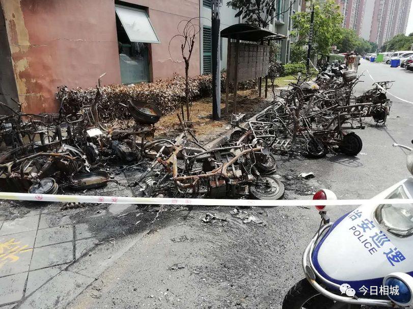 独自在家的三岁男童遭遇睡梦惊魂，生命的严峻考验