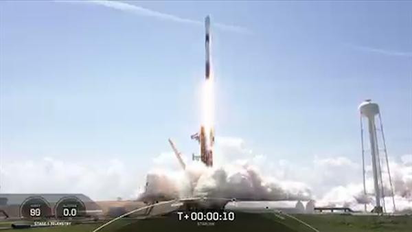 SpaceX再次成功实现筷子夹火箭，创新与毅力的辉煌结合