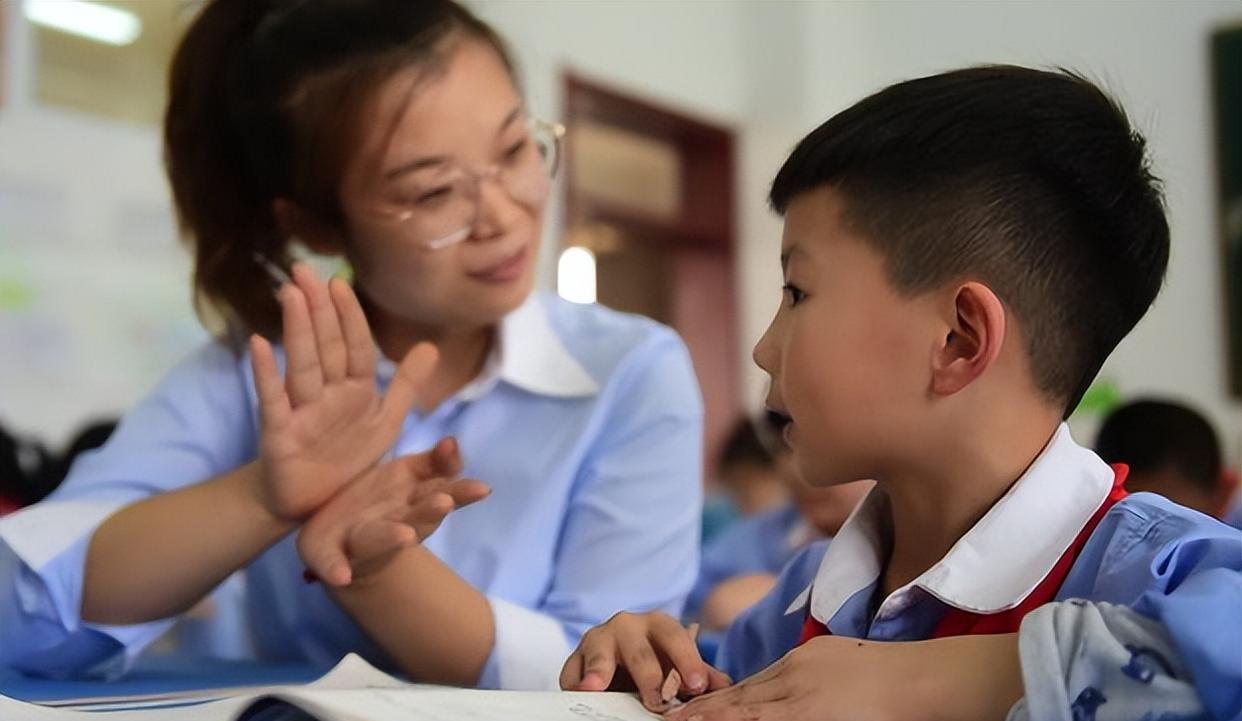 幼师待遇提升，提议与中小学教师同等待遇