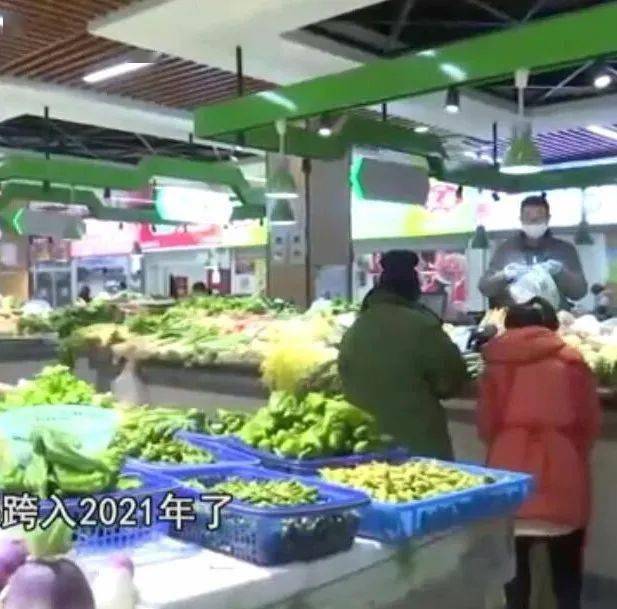 男子点外卖发现商场店源起菜市场，美食探寻之旅的意外发现